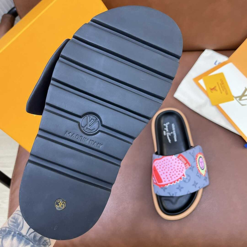 l**is V*t*n yayoi kusama sun series slippers blue