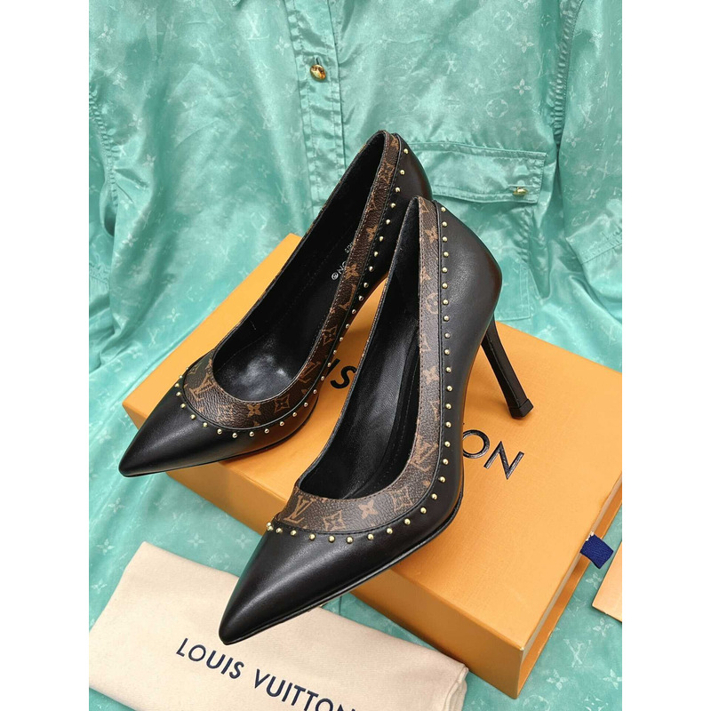 l**is V*t*n | casual style leather elegant style logo black