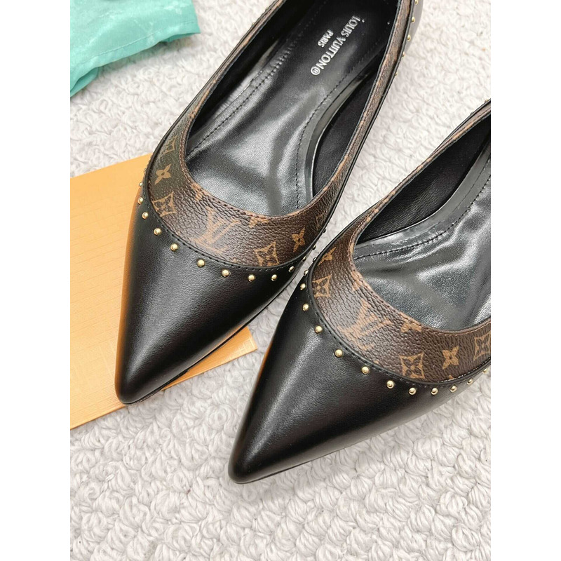 l**is V*t*n signature flat ballerina black