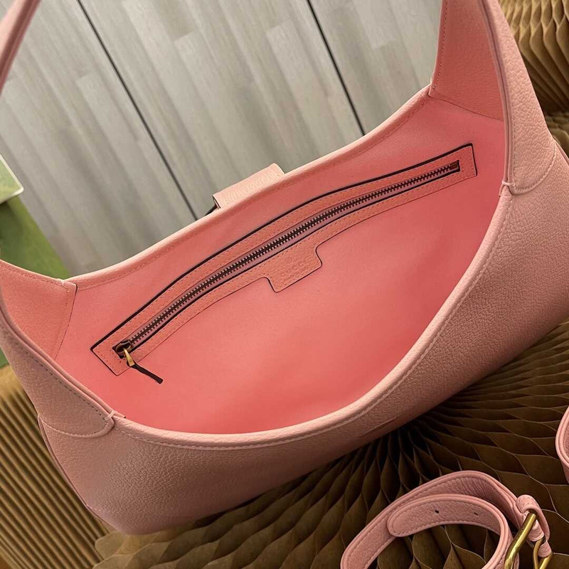 G*u*i aphrodite medium crescent shoulder bag pink