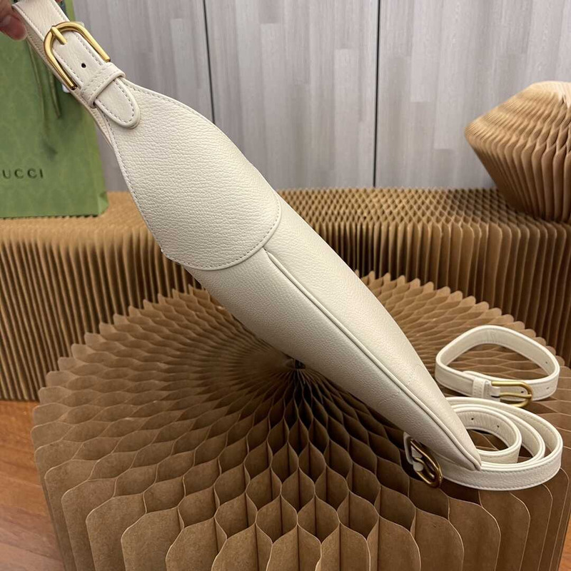 G*u*i aphrodite medium crescent shoulder bag white