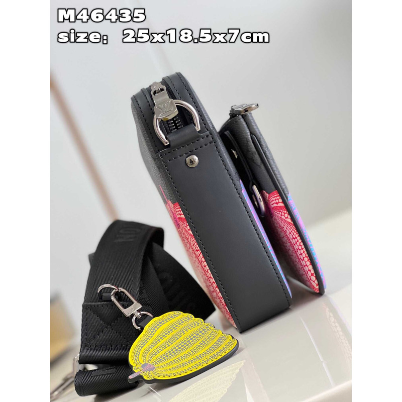 l**is V*t*n lv x yk trio messenger pumpkin print