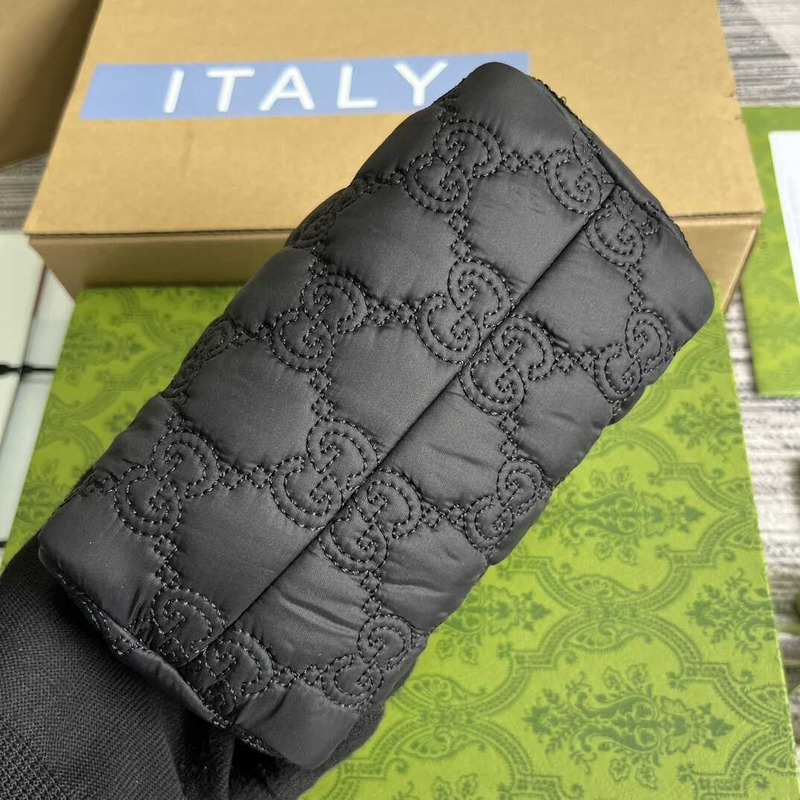 G*u*i gg matelassé makeup bag black