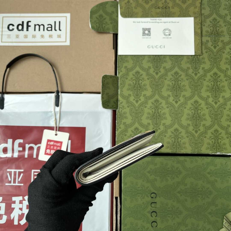 G*u*i padlock G*u*i animal print walet brown