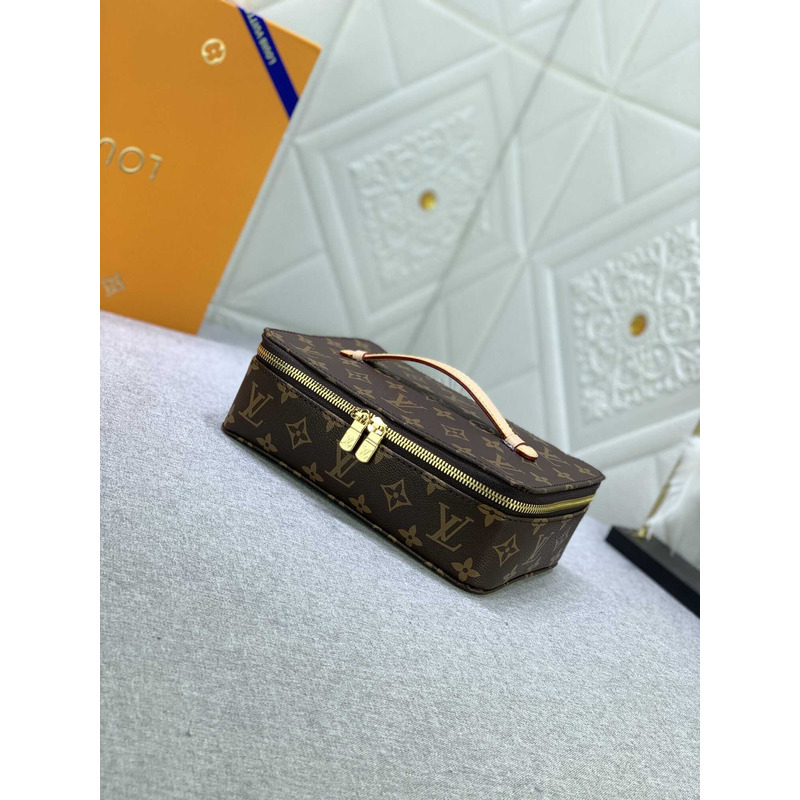 l**is V*t*n nice jewelry case bag