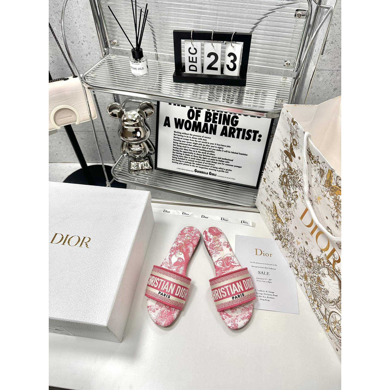 D*or dway slide pink cotton embroidered with metallic thread