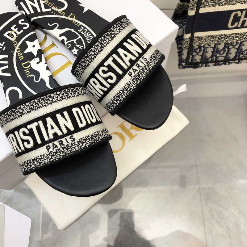 D*or dway slide black embroidered cotton