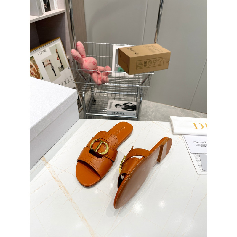 D*or 30 montaigne slide calfskin brown