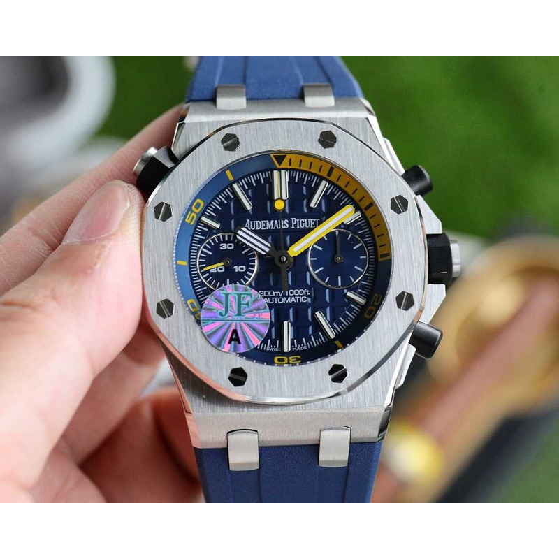 Audemars PiguetAudemars Piguet Royal Oak Offshore Diver Chronograph 26703ST