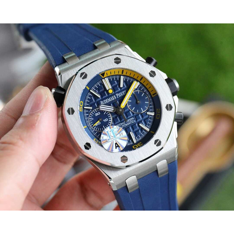 Audemars PiguetAudemars Piguet Royal Oak Offshore Diver Chronograph 26703ST