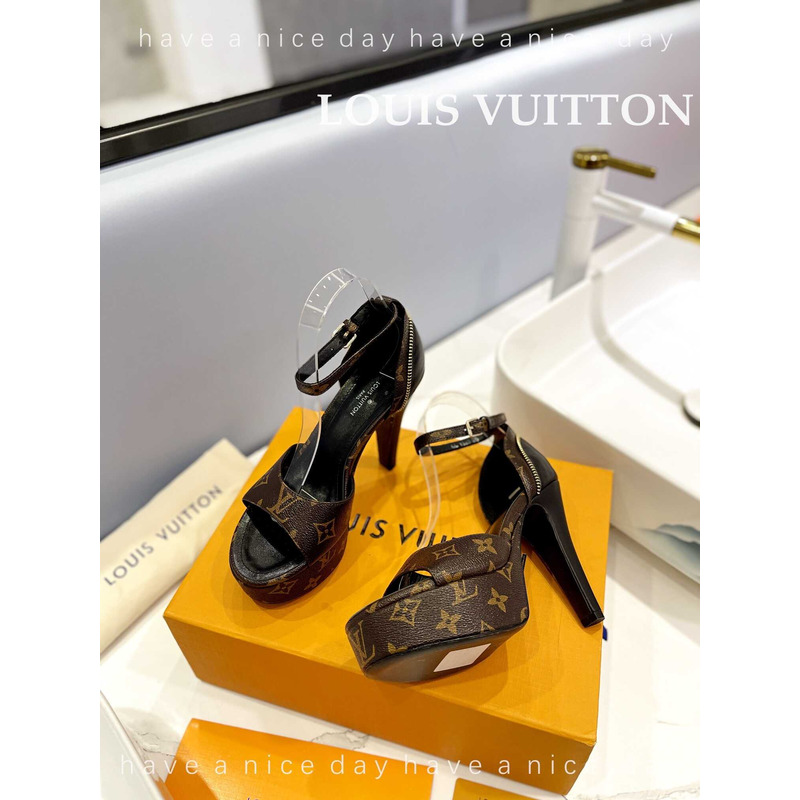 l**is V*t*n afterglow platform sandal monogram