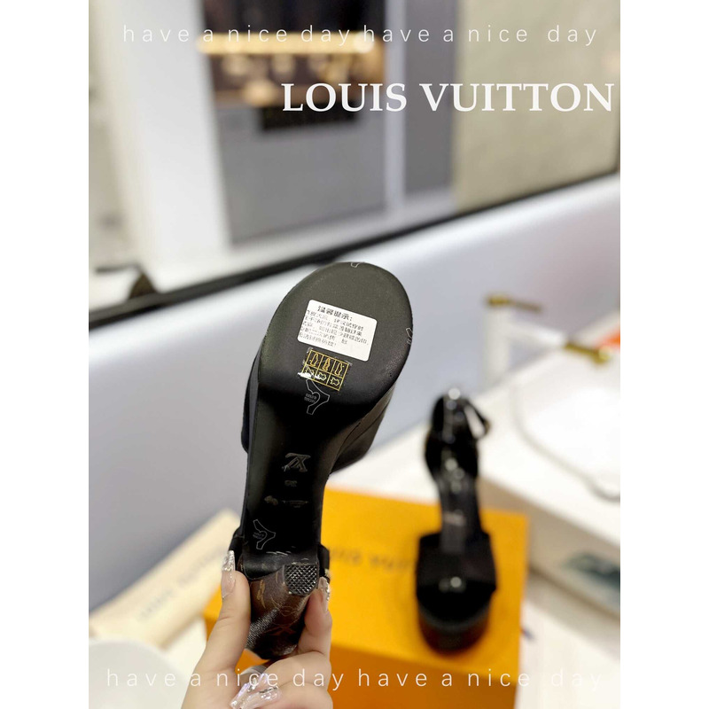 l**is V*t*n afterglow platform sandal monogram black