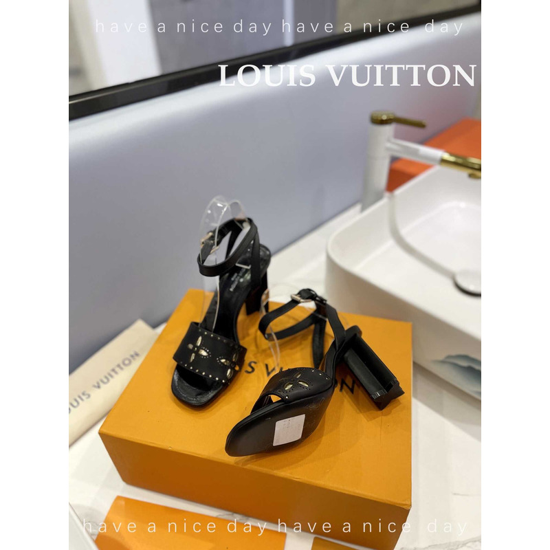 l**is V*t*n leather sandal black