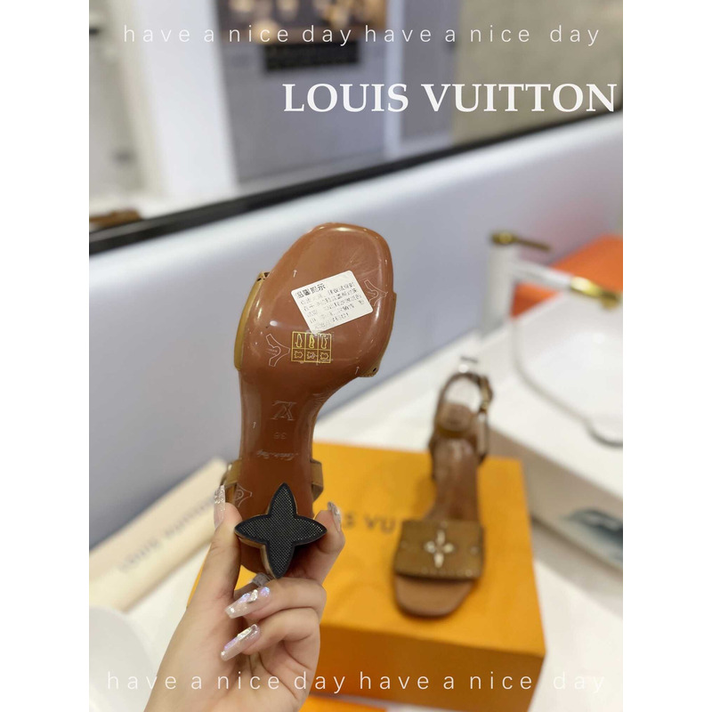 l**is V*t*n leather sandal tan