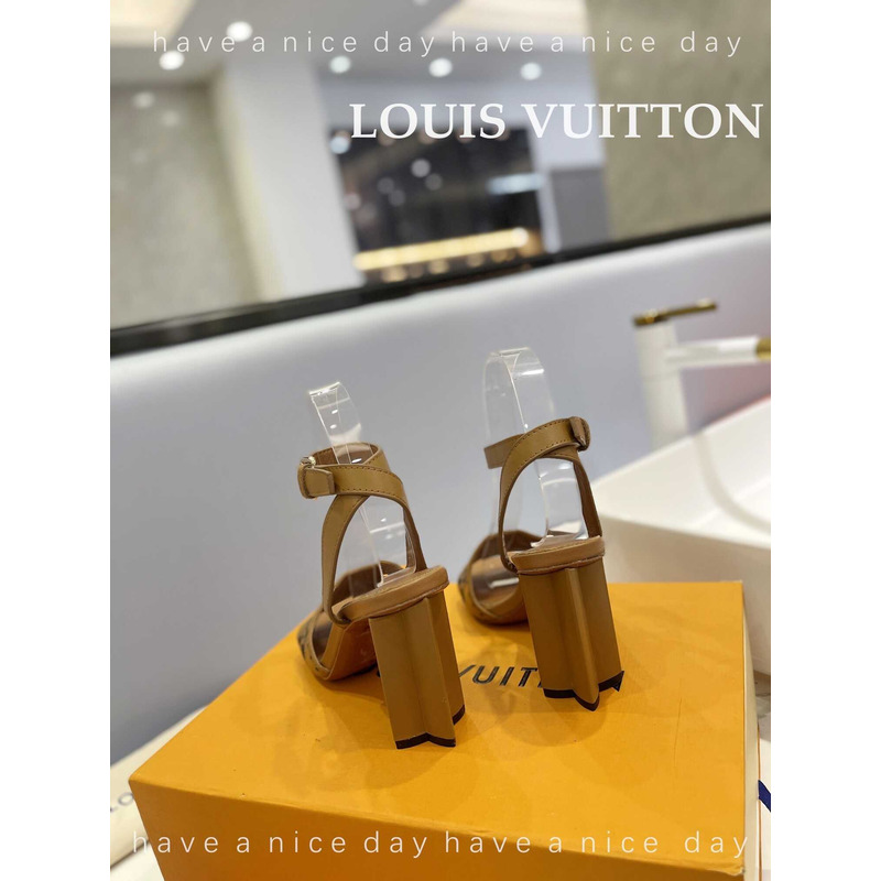 l**is V*t*n leather sandal tan