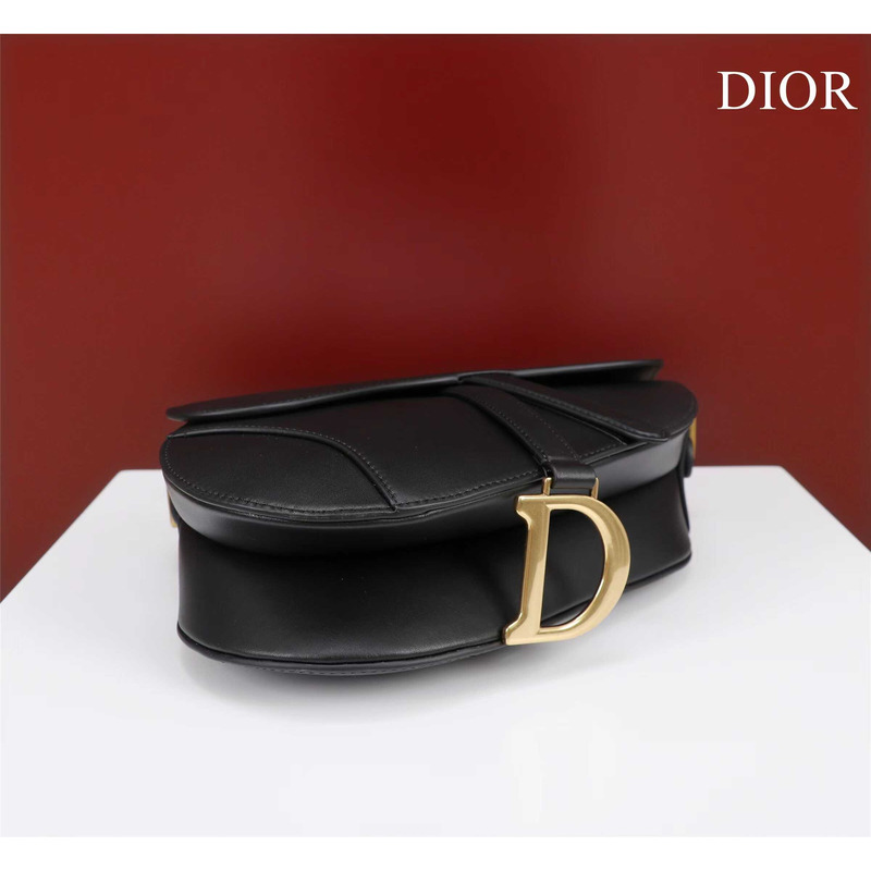 D*or saddle bag medium calfskin gold hardware black