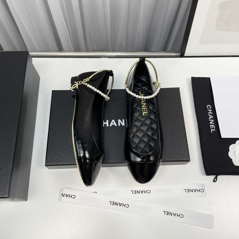 Ch*el plain leather logo ballet shoes black