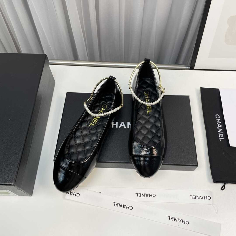 Ch*el plain leather logo ballet shoes black