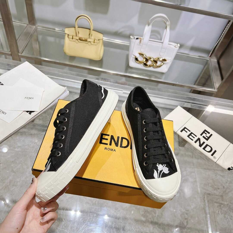 F**di dominos canvas low shoes black