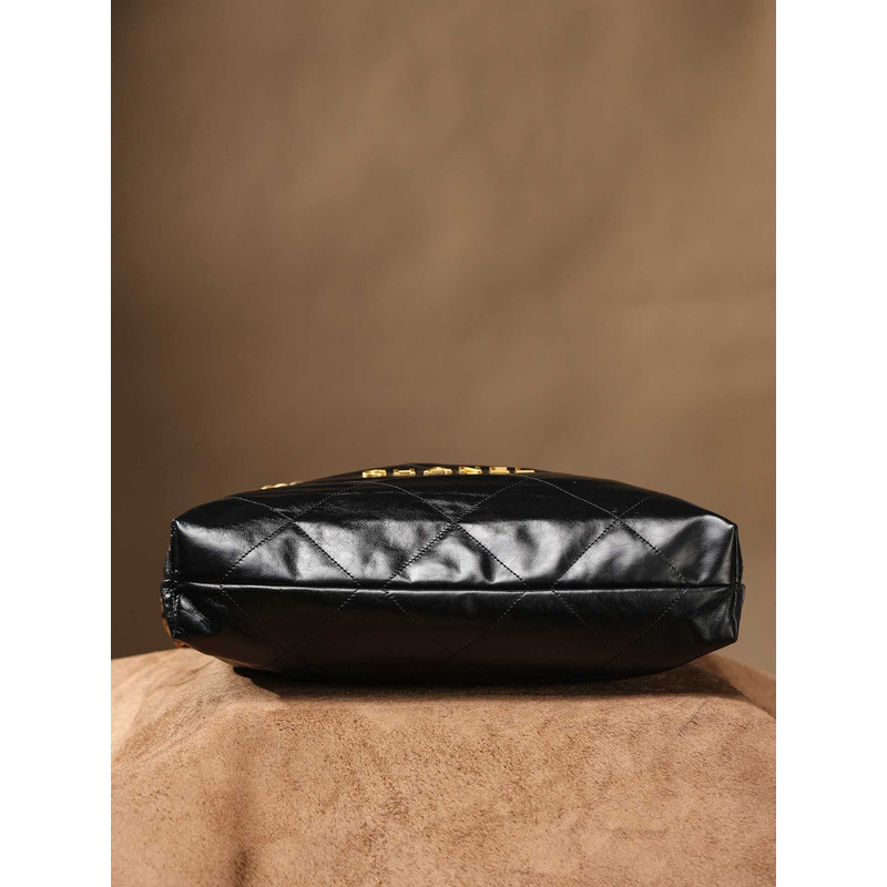 Ch*el 22 handbag black shiny calfskin & gold-tone metal