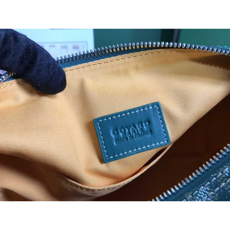 Go*ard street style plain skater style clutches