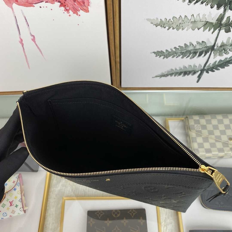 l**is V*t*n daily carry-on bag leather black