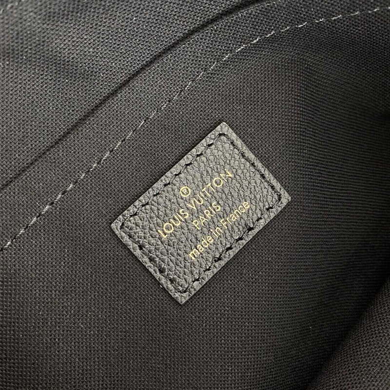 l**is V*t*n daily carry-on bag leather black