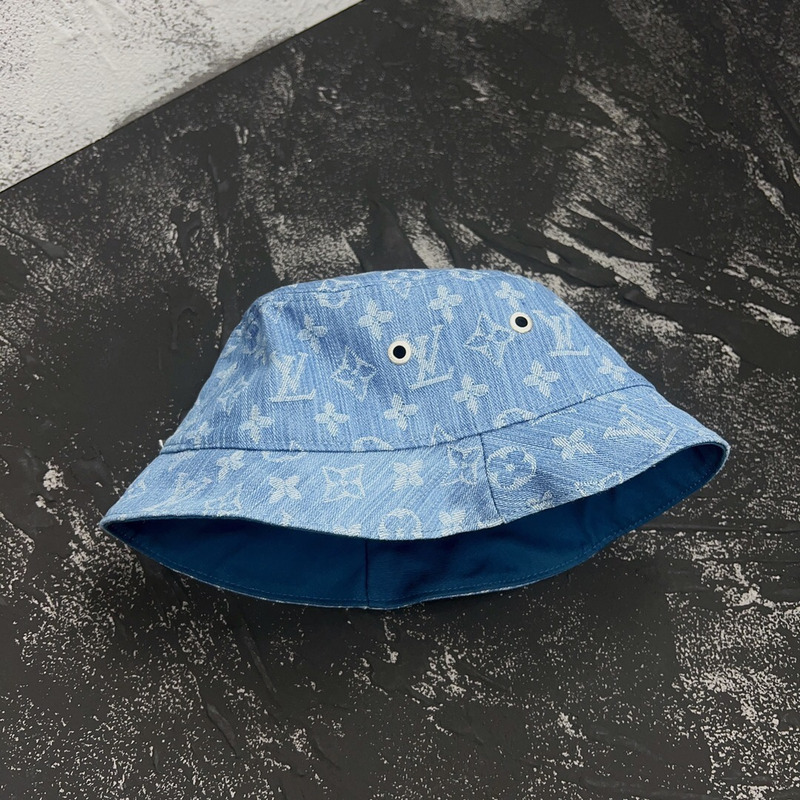 l**is V*t*n blue cap