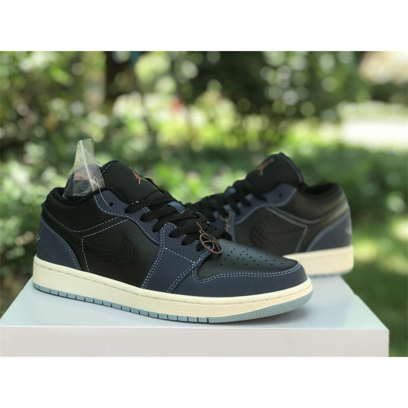 Jordan 1 Retro Low OG Mystic Navy