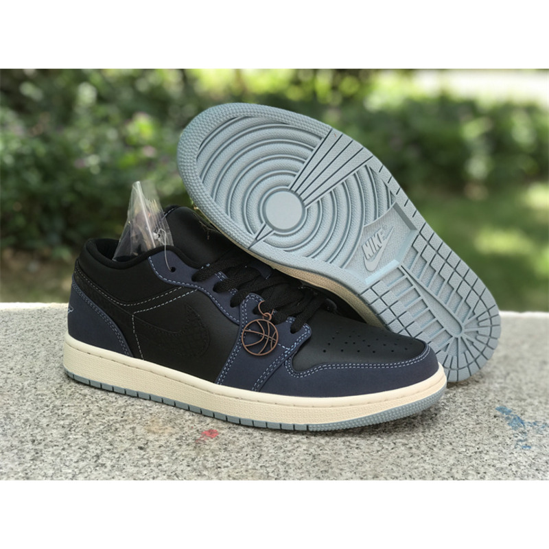 Jordan 1 Retro Low OG Mystic Navy