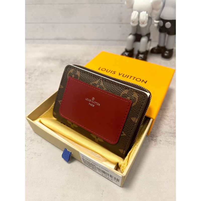 l**is V*t*n lou wallet