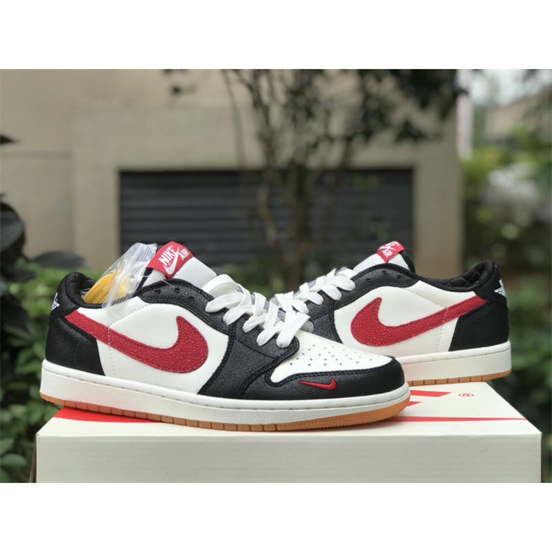 Jordan 1 Sneaker Black Red