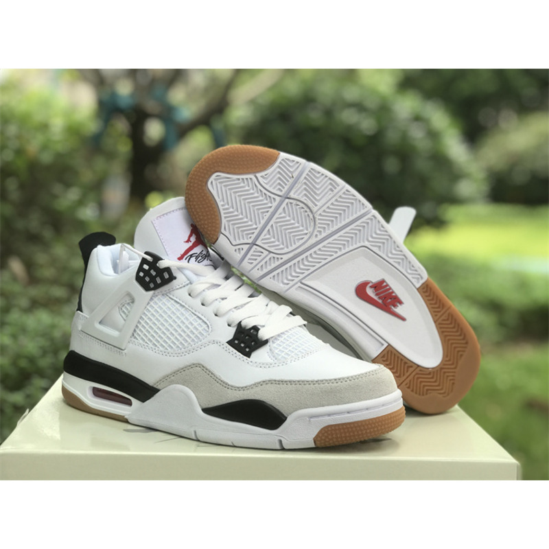 Jordan Retro 4 Sneaker Black And Grey