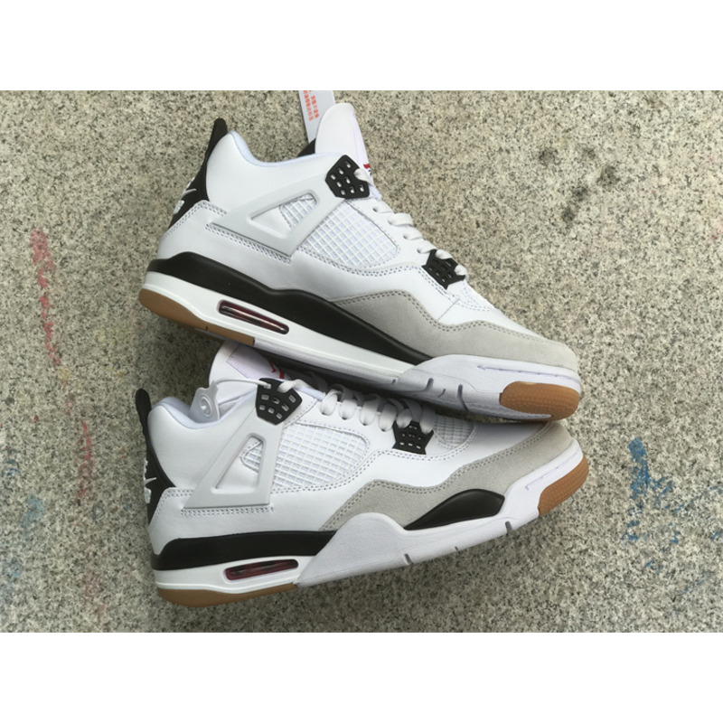 Jordan Retro 4 Sneaker Black And Grey