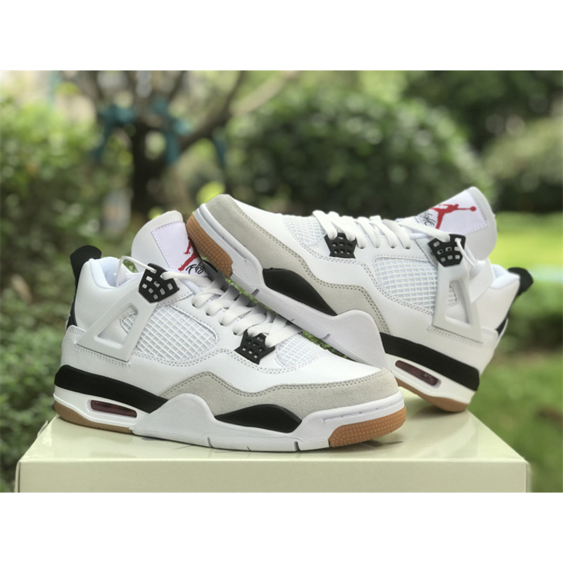 Jordan Retro 4 Sneaker Black And Grey