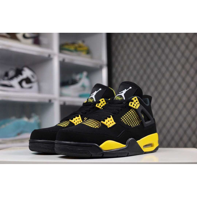 Jordan Air Jordan 4 Thunder Sneakers Yellow And Black