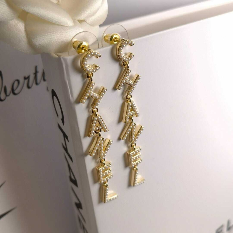 Ch*el logo drop earring