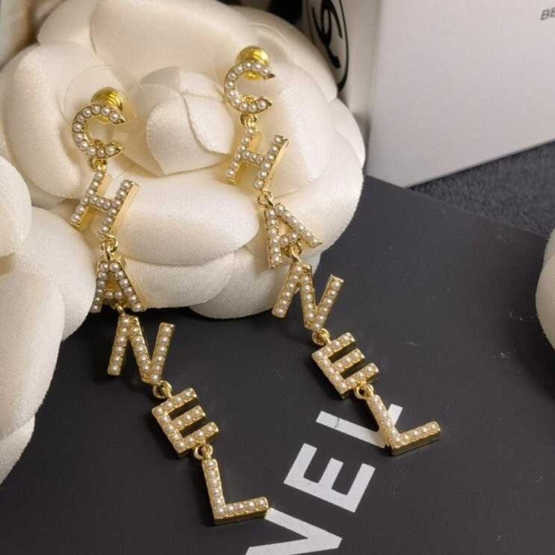 Ch*el logo drop earring