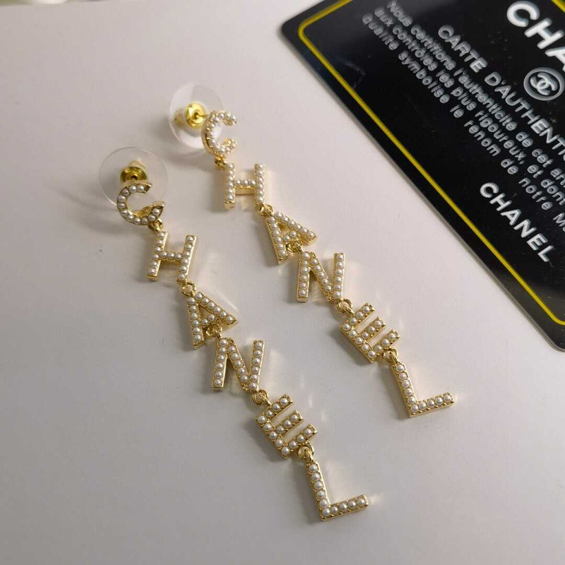 Ch*el logo drop earring