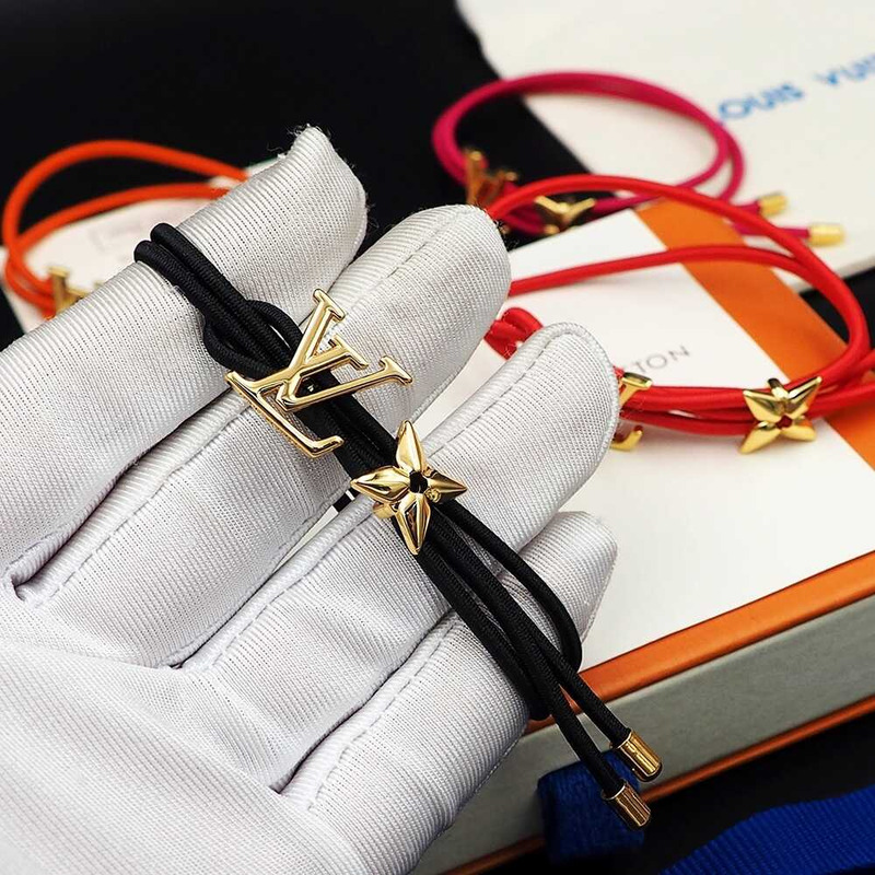 l**is V*t*n bloom bracelet black