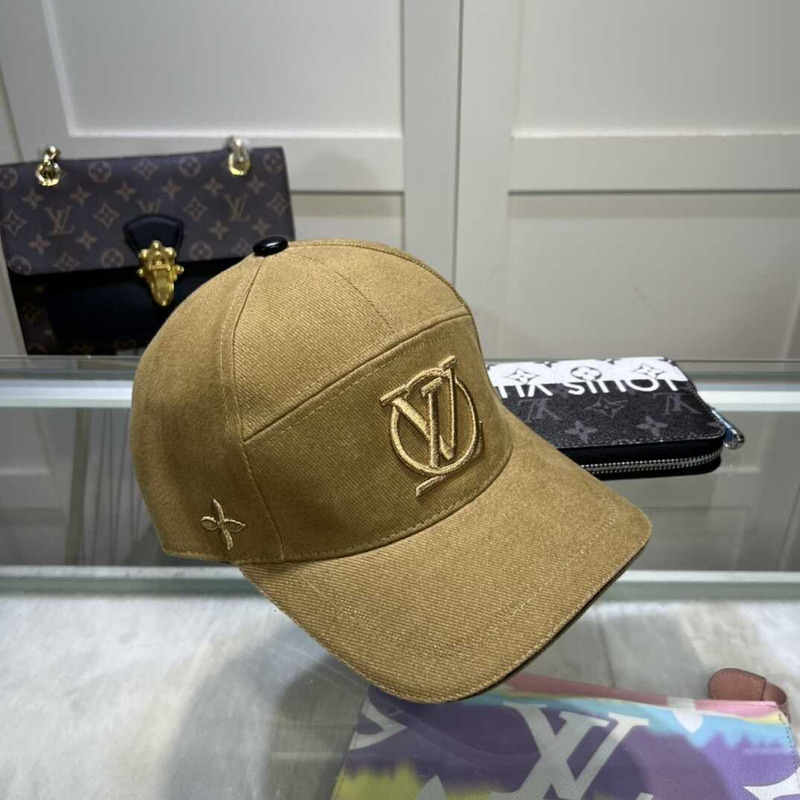 l**is V*t*n big logo hat brown