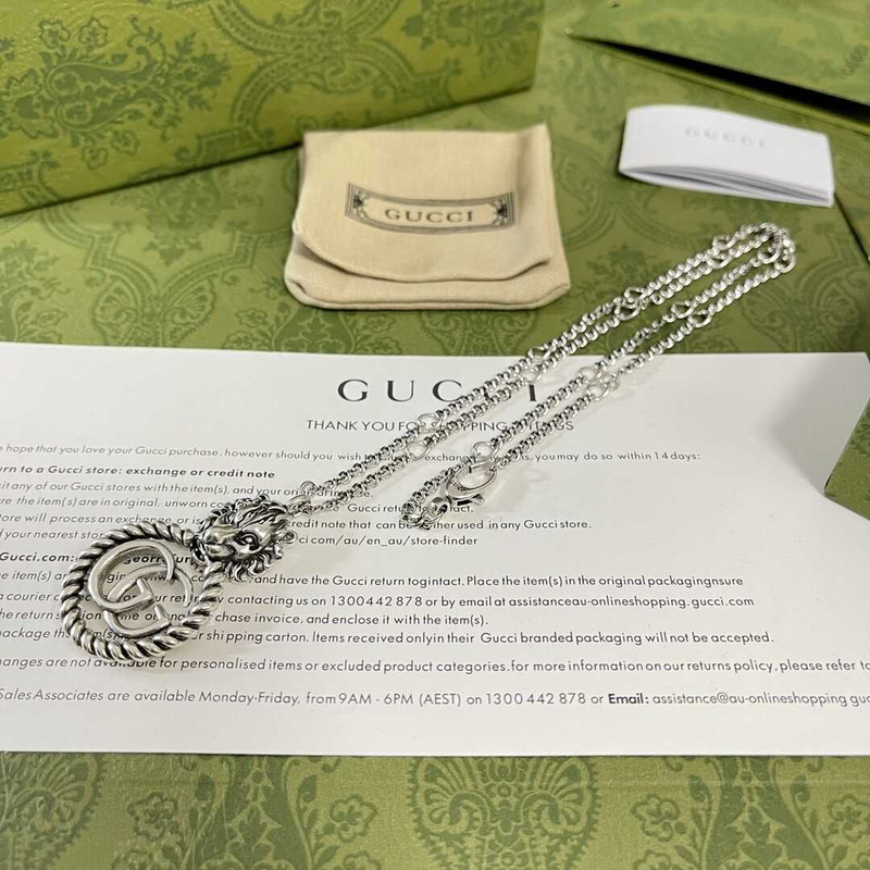 G*u*i gg vintage print necklace