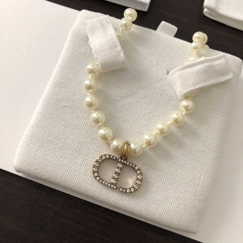 D*or crystal cd pearl necklace