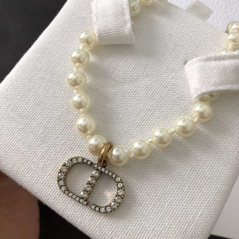 D*or crystal cd pearl necklace