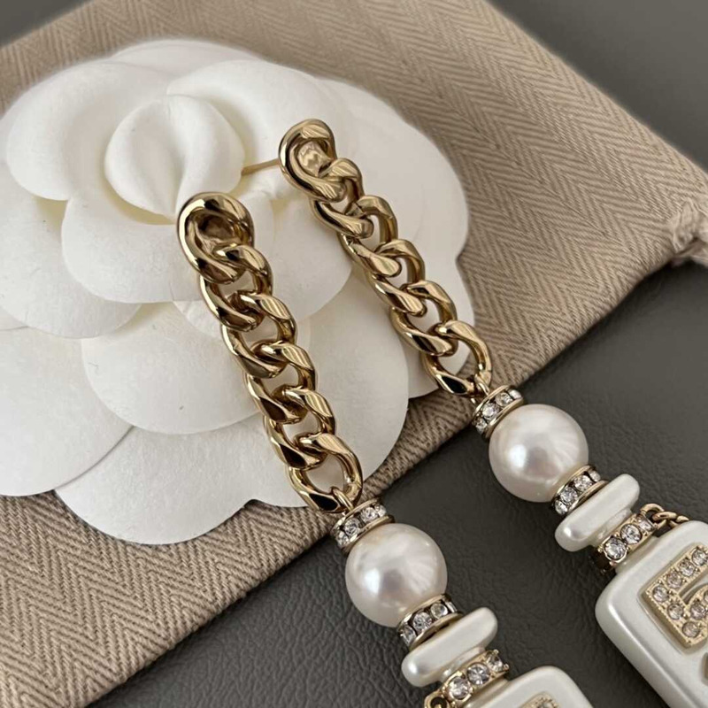 Ch*el no.5 pearl earrings