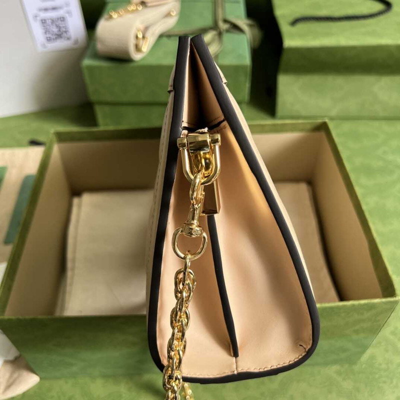 G*u*i gg matelasse small bag nude leather