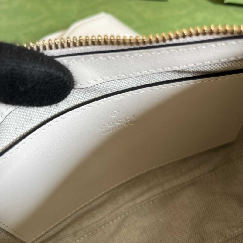 G*u*i gg matelasse leather bag white