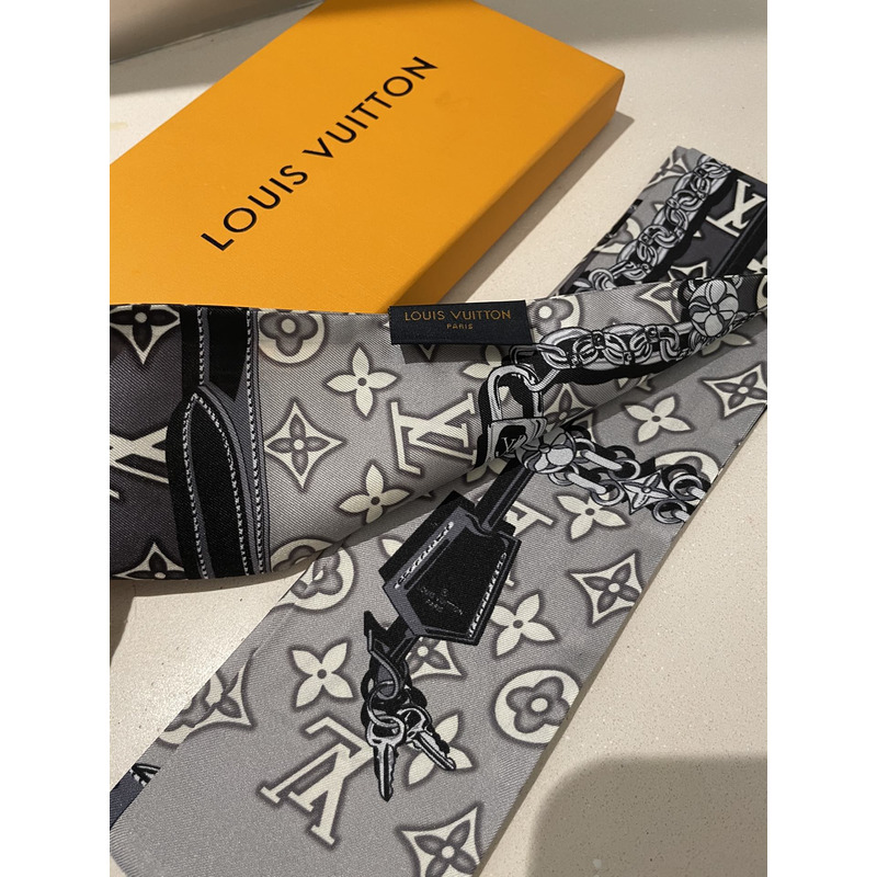 l**is V*t*n monogram jacquard denim scarf grey and black