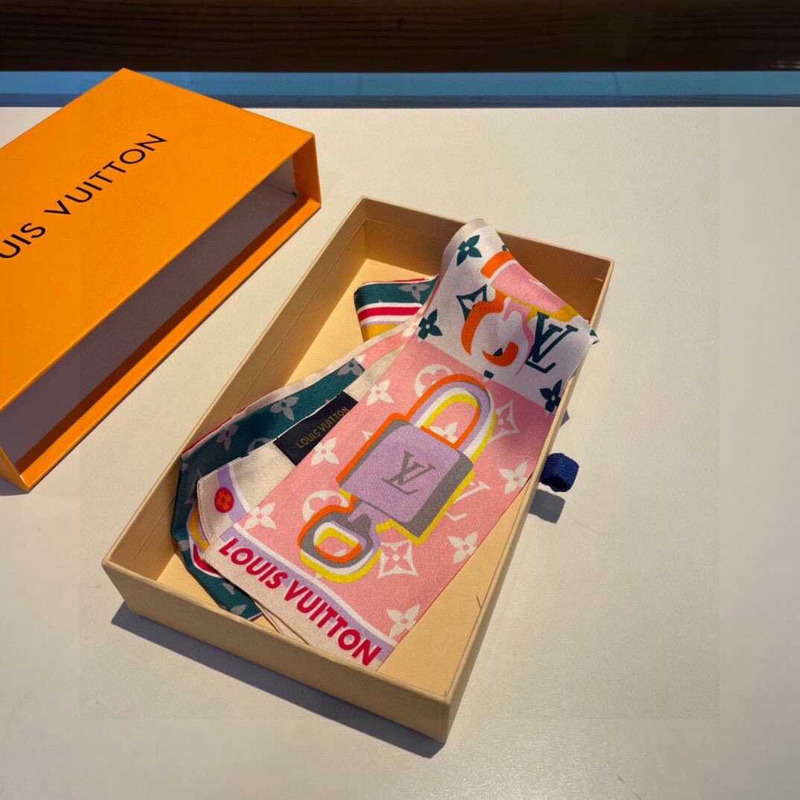 l**is V*t*n arty lv unlocked long silk scarf