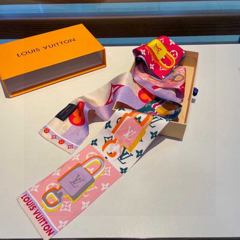 l**is V*t*n arty lv unlocked long silk scarf